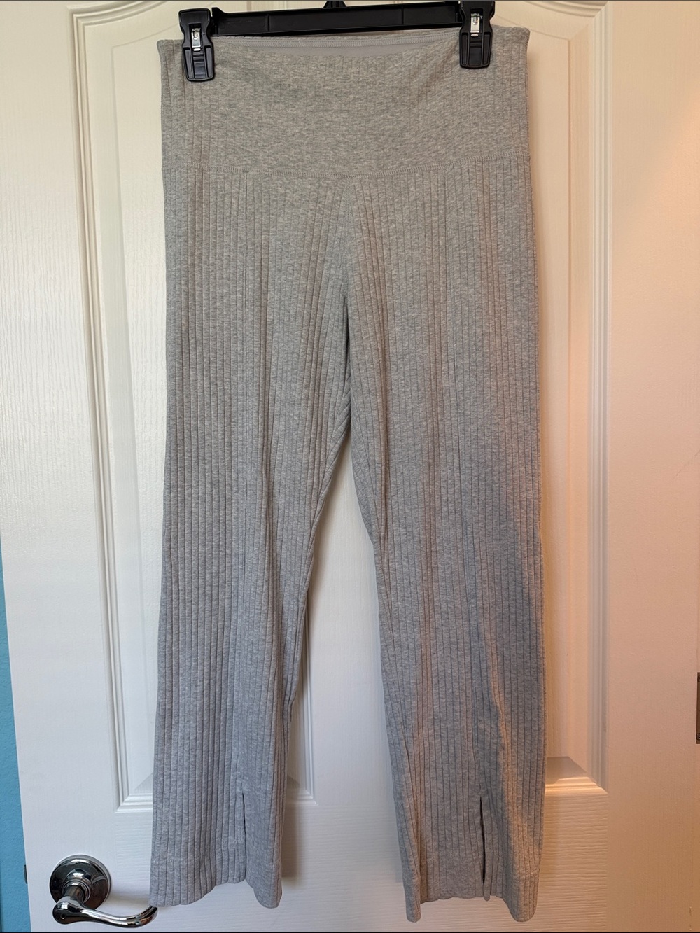 Nike Light Gray Ribbed Wide-Leg Capris with Front Slits